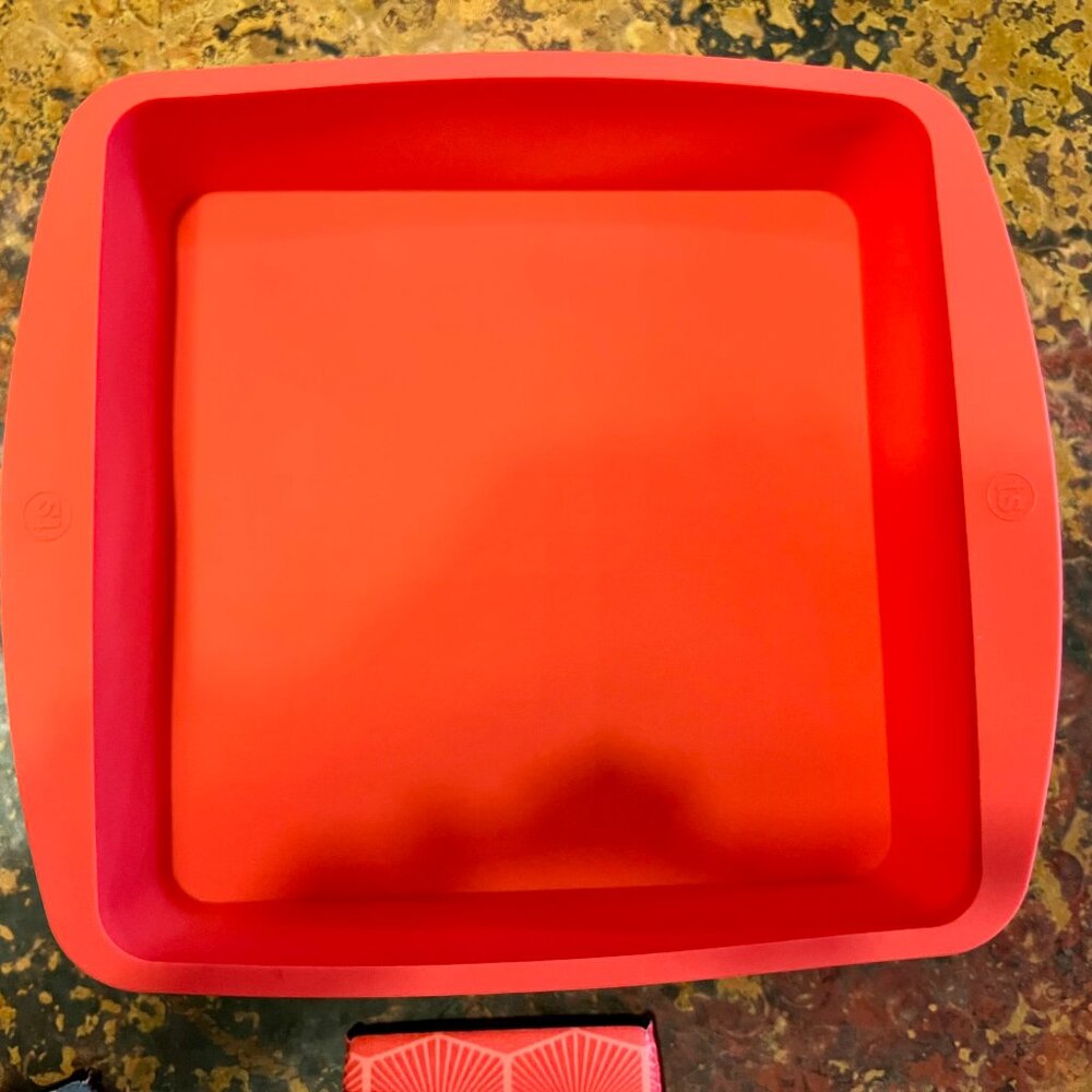 SALE! Tastefully Simple Silicone Baking Pan & Skinny Can Coolers - Picture 3 of 8